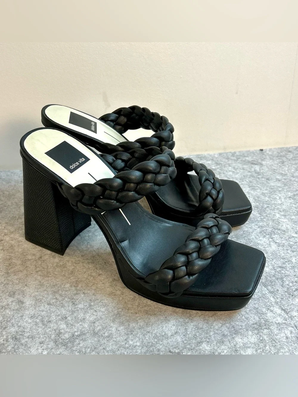Dolce Vita Women’s Black Braided Chunky Heel Sandals / 8.5